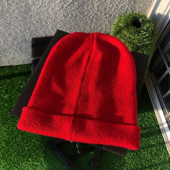 Red Fila Beanie (2010s) - Picture 2 of 2
